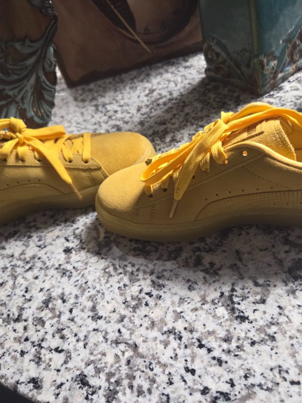 Puma x Haribo Suede Gold– S Size 8 (6C) - Picture 6 of 9